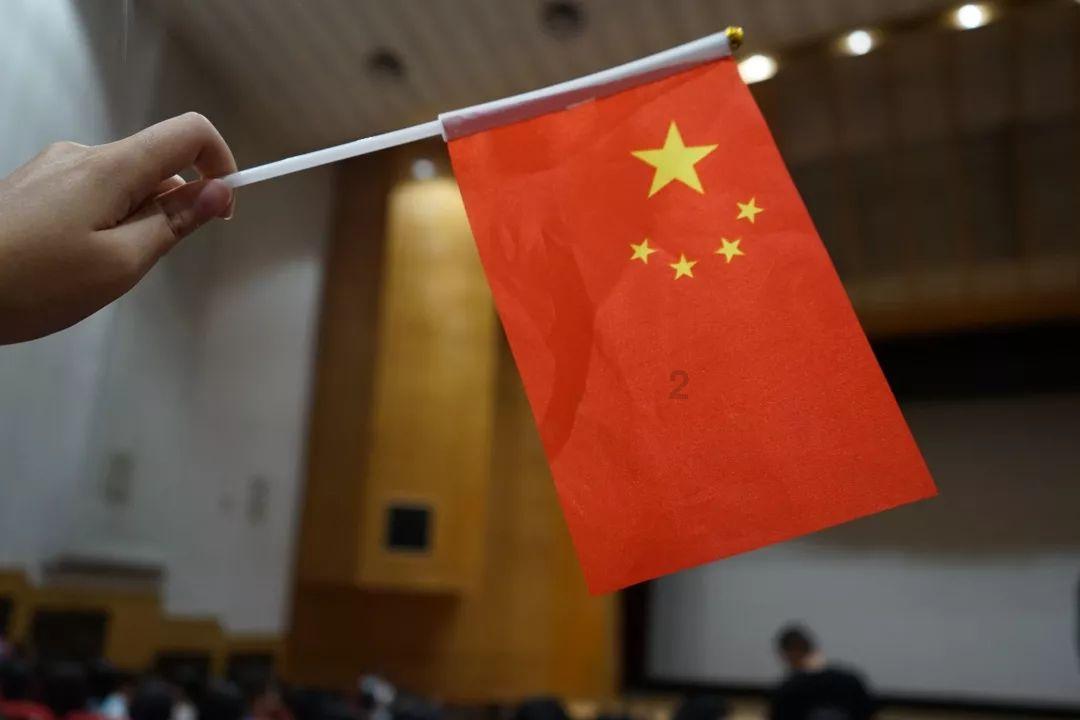 马卡：克里斯滕森国王杯被换下只是跟腱不适，他可以出战贝蒂斯